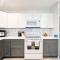 Serene Town home in Chandler with pool