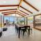 Lakehouse 61