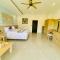 Solaluna Beach Homestay
