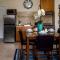 A Taste of Paradise - Vacation Rentals close to US Embassy & Restaurants