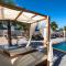 Paradice Hotel Luxury Suites-Near zorbas Beach-FREE Breakfast - Stavros