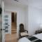 A Gentle Hideaway in the Urban Forest WEST END downtown Vancouver