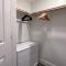 Bright Top Floor-Elevator-Walk Downtown-Laundry
