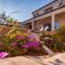 Villa Arton heated swimming-pool