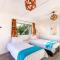 Omiha Oasis with seaviews and spa pool