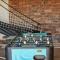 Seaview Escape - Beach Family Getaway with Games - 蚬壳港
