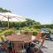 Viewbank Homestead - A Sprawling Garden Estate