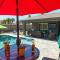Coral Beauty! Heated Pool & Spa!