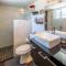 Coral Beauty! Heated Pool & Spa!