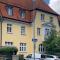 Für Gruppen und Familien - große Ferienwohnung Nähe Stadtpark, 4 Schlafzimmer, 2 Bäder, Terrasse, Parkplatz