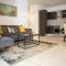 Sunshine Large 1Bed + Big Balcony @Embassy Gardens