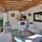 Nice Home In Maubec With 3 Bedrooms, Private Swimming Pool And Outdoor Swimming Pool - Maubec