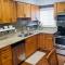 Spacious 3-Bedroom 2-Bath Apartment with Kitchen and AC - Kailua