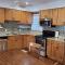 Spacious 3-Bedroom 2-Bath Apartment with Kitchen and AC - Kailua