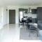 Cosy 2 Bed at Embassy Gardens