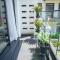 Embassy Gardens 2 Bed Apartment W/Pool View
