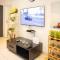 Embassy Gardens 2 Bed Apartment W/Pool View