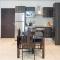 Embassy Gardens 2 Bed Apartment W/Pool View