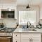 Entire 2 bedroom Pet Friendly Guest Cottage