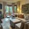 3 suites com Jacuzzi e Lareira - Duplex perto do Centro
