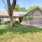 Overland Park Home with Fenced-In Yard and Gas Grill! - 欧弗兰帕克