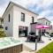 Villa Yana Bretagne Piscine Intérieure partagée et Spa Privatif 100m de la Plage - Sibiril