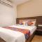 FabHotel Karpagam - 900m from Nehru Stadium