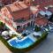 Lux Villa Mitimago