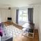 2 Bed Spacious Apartment, Sleeps 5, Free Wifi, Free Parking, Amenities Nearby, Good Transport Links Nearby, Contractors and Holidays - Harlow