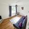 2 Bed Spacious Apartment, Sleeps 5, Free Wifi, Free Parking, Amenities Nearby, Good Transport Links Nearby, Contractors and Holidays - Harlow