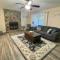 Donna’s Charm: 3 BR/king-suite/pools/golf