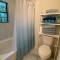 Donna’s Charm: 3 BR/king-suite/pools/golf