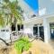 Intracoastal sunsets condo building with 2 beds or 1 bed units private heated pool - Помпано-Бич