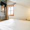 Charming 4-bed Chalet, Mountain Views, Double Garage