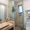 Angelic Centro 2BR, Pool & Jacuzzi, Gated Village