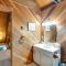 10 Mi to Lake Tahoe Beaches Cabin with Pool Table - ساوث ليك تاهو