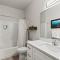 Brand New 3BD 2 5BTH Triplex Unit Near Downtown