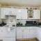 Pine Forest Zen Cottage - 10 Min to Fort Bragg - 费耶特维尔