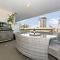Belle Escapes - Beach Retreat Townhouse Glenelg
