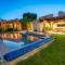 Angelic Centro 2BR, Pool & Jacuzzi, Gated Village
