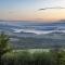 Hilltop villa with infinity pool and Todi views