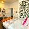The Ferns - Shared Garden Apartment With Parking