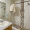 Ideally Located Austin Home with Fenced-In Yard! - 奥斯汀