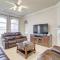 4 Mi to Six Flags Spring Vacation Home