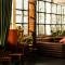 Waymores Guest House & Casual Club