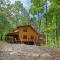 The Rustic Bear Cabin - Blairsville