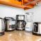 Cozy 1BR with Great Ocean Views - 3 Mins to Waikiki Beach!