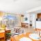 Cozy 1BR with Great Ocean Views - 3 Mins to Waikiki Beach!