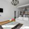 Warsaw Castle Apartments - Prime Location, Historic City Center, Castle View, Fast Internet - by Rentujemy
