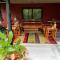 Delightful Patio Retreat with Pool Table in South KC - كانساس سيتي